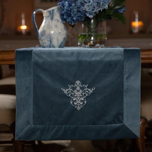 https://www.janeleslieco.com/products/arte-italica-crown-linen-designs-victorian-velvet-table-runne