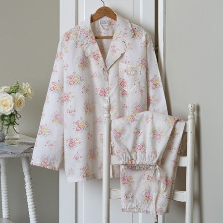 https://www.janeleslieco.com/products/taylor-linens-clovelly-pajama-set-small