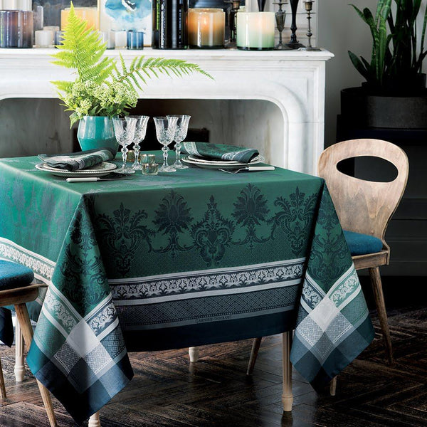 https://www.janeleslieco.com/products/garnier-thiebaut-fontainbleau-vert-profond-tablecloth