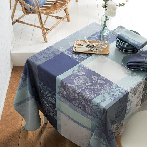 https://www.janeleslieco.com/products/garnier-theibaut-mille-fiori-givre-tablecloth 